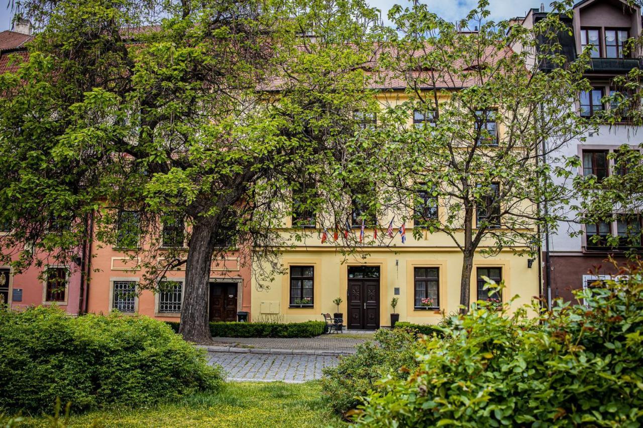 Pension City Plzeň Exteriör bild